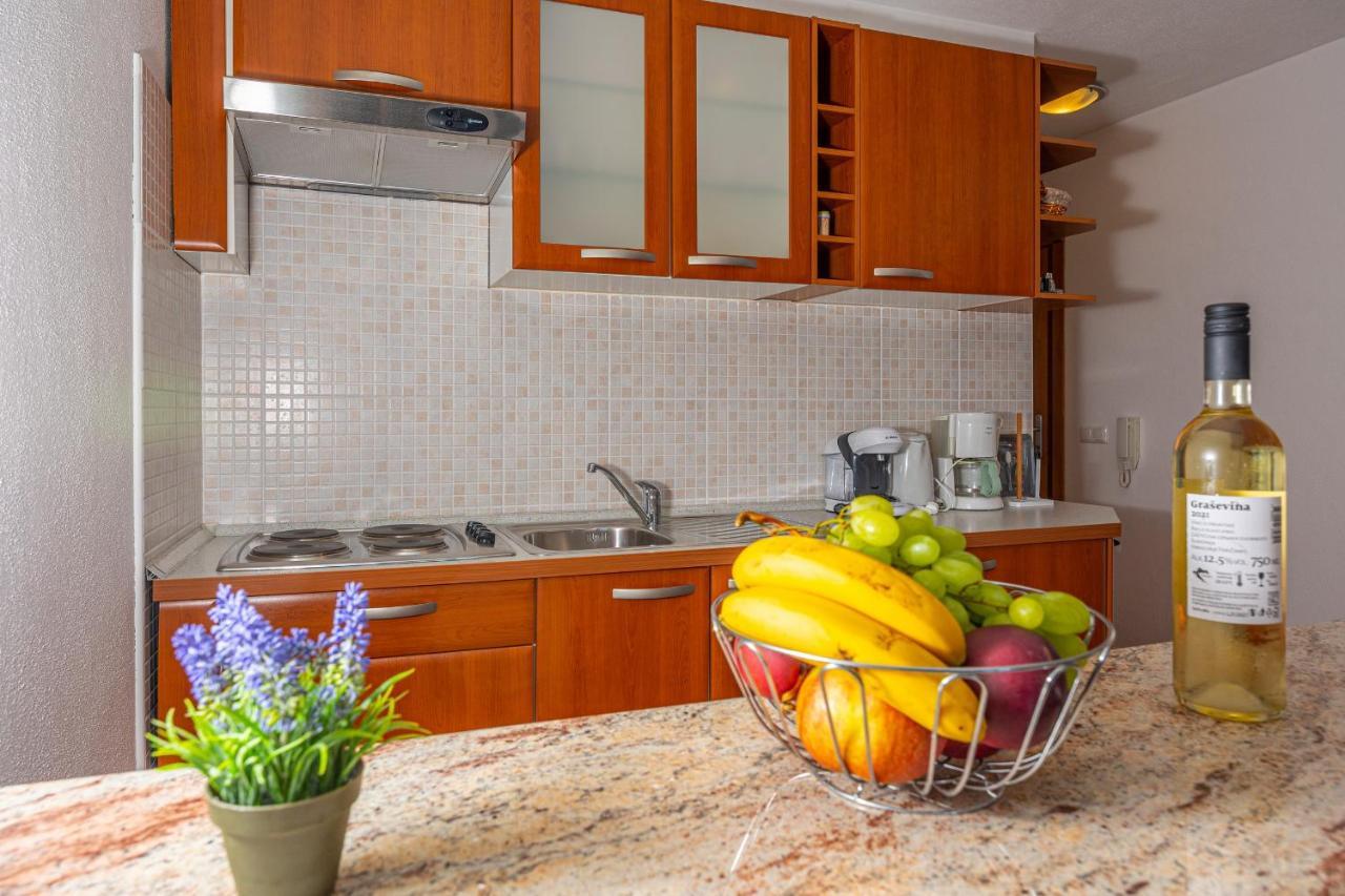 Apartments Lacic 2 ซริกเวนิซา ภายนอก รูปภาพ